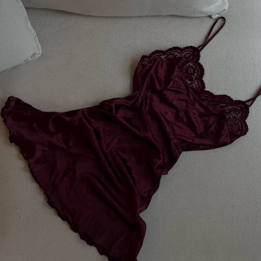Whimsygoth romantic true vintage wine slip lace trim sexy satin slip - Picture 2 of 8